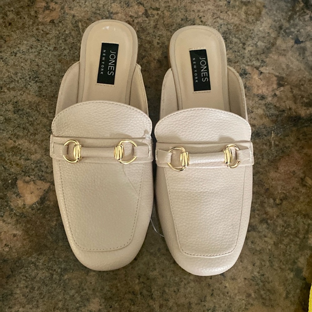 BN Jones New York shoes